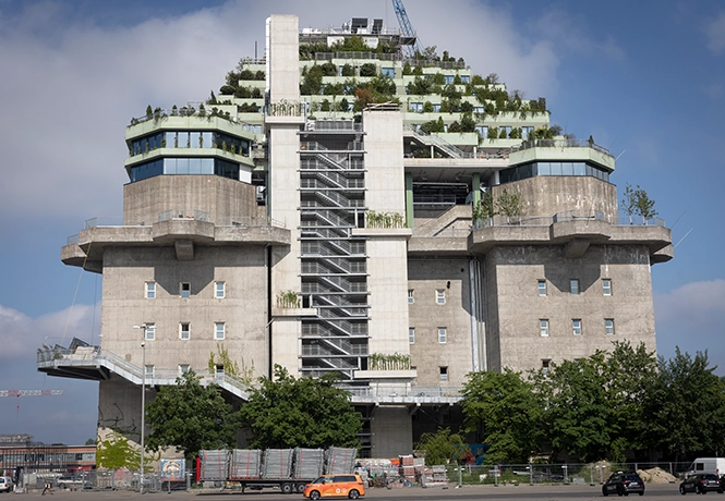 Hamburg Grüner Bunker Gesamtansicht Bunker mit Dachgarten